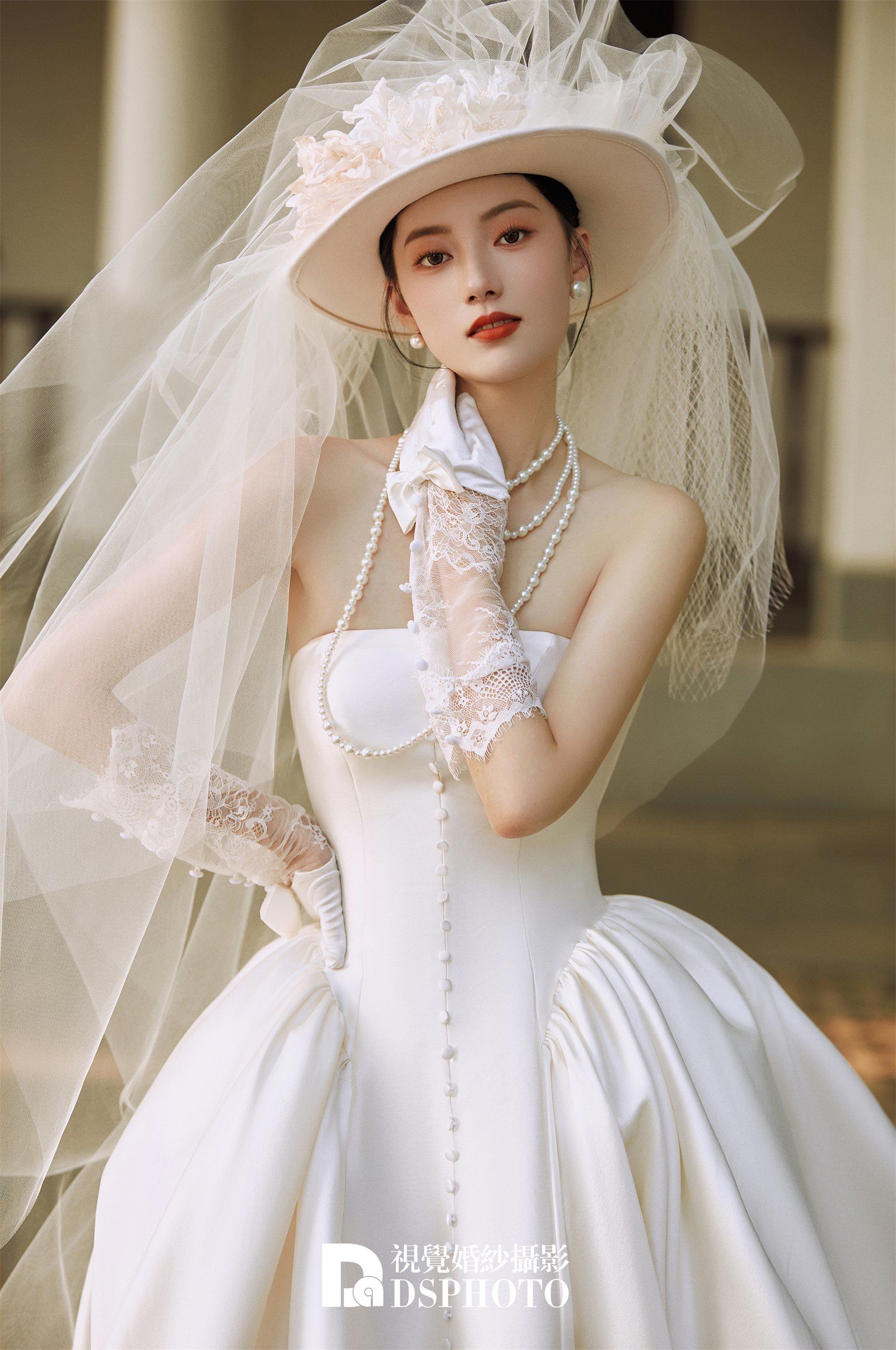 邓凯文一袭纯白婚纱惊艳上线:童年“结婚梦”被唤醒网友抢着当新郎!(图1)