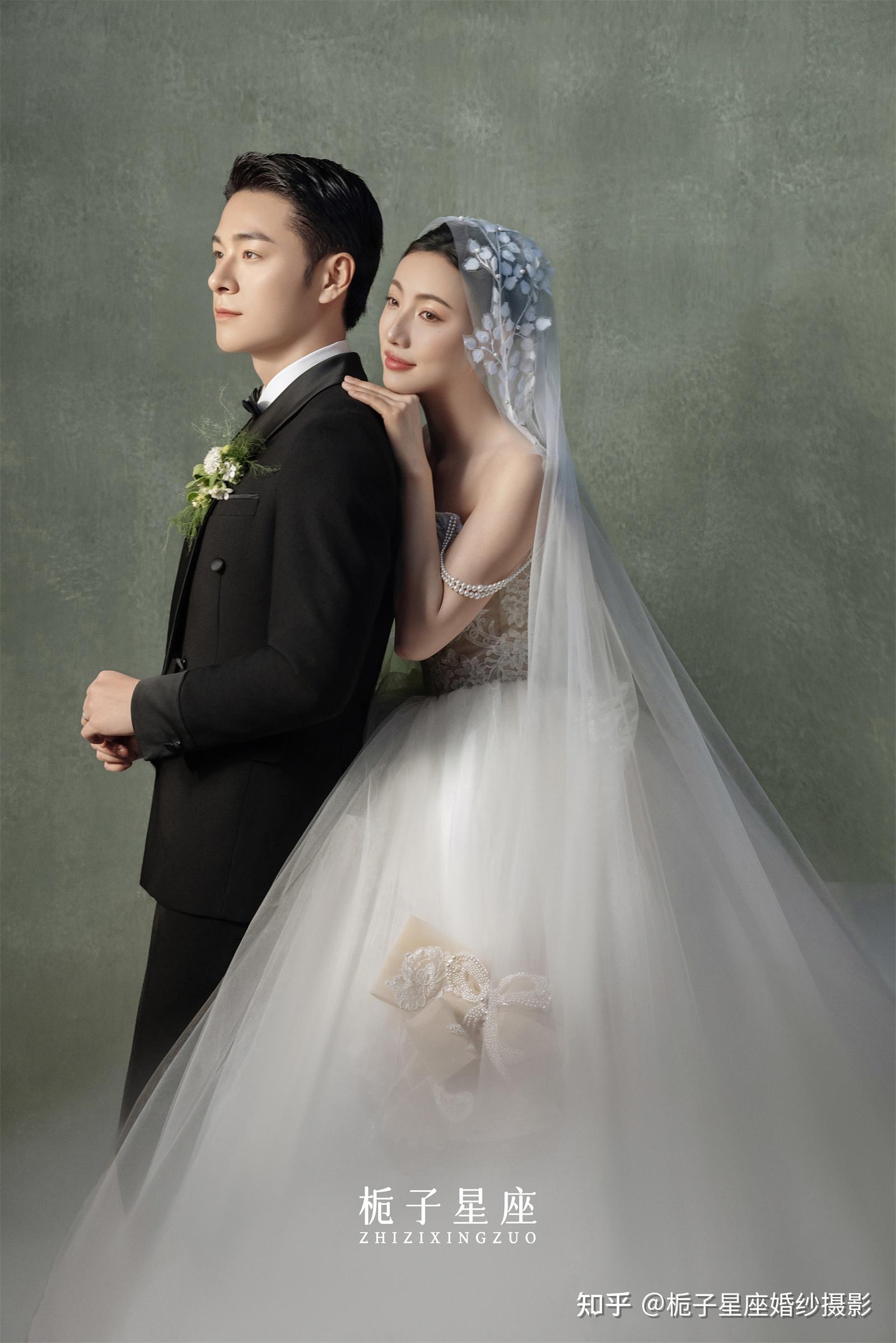 婚纱美图:十位最美新娘的高级穿搭风格(图1)