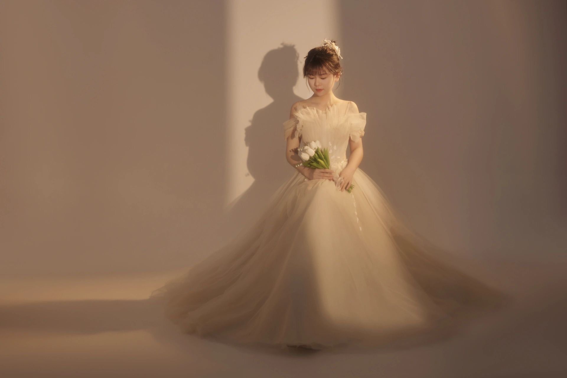 。室内婚纱照(图1)