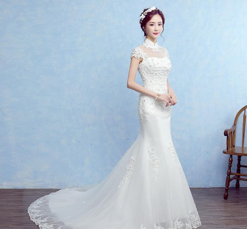 众所周知大家都会去拍摄光影婚纱照、秀禾婚纱照等比较经典的(图1)